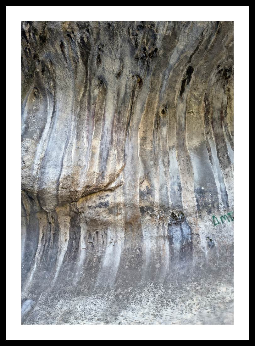 The Curves of the Gorge - Image 3
