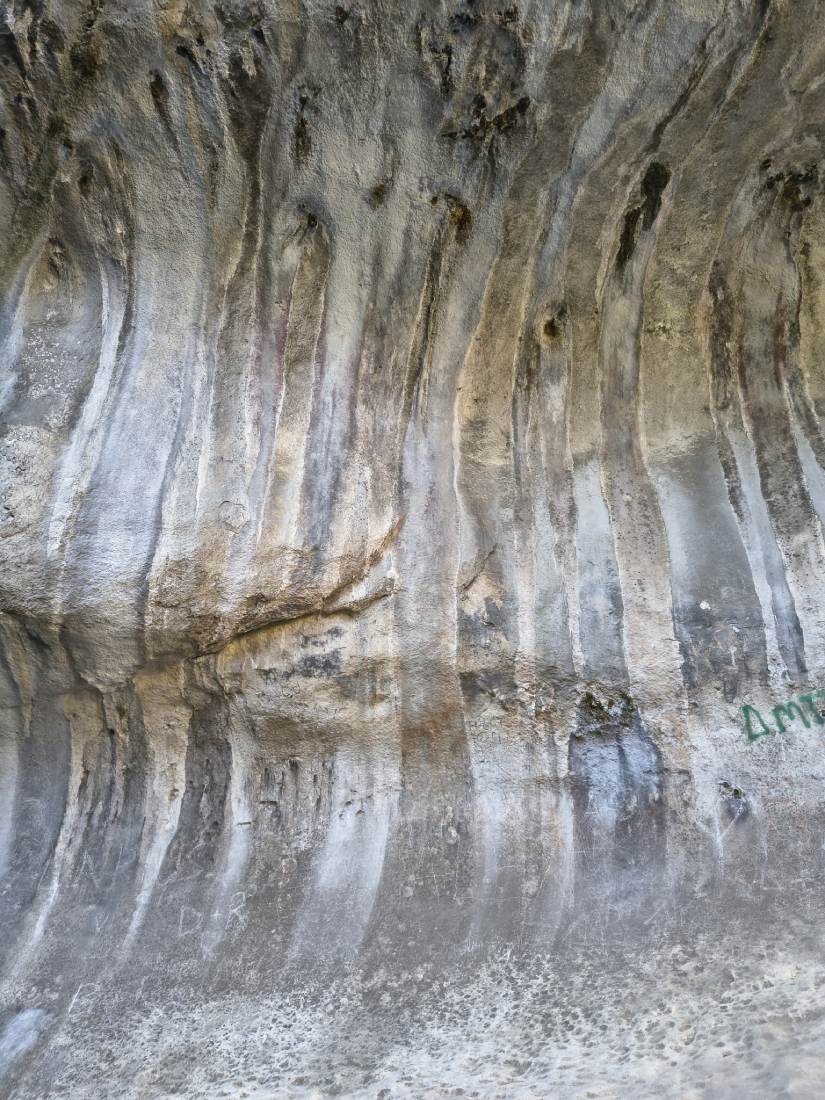 The Curves of the Gorge
